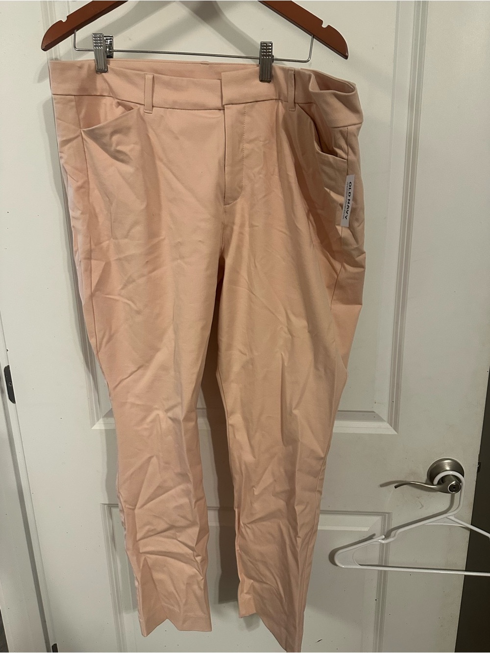Old Navy Pixie Skinny Ankle Pants in Light Peach